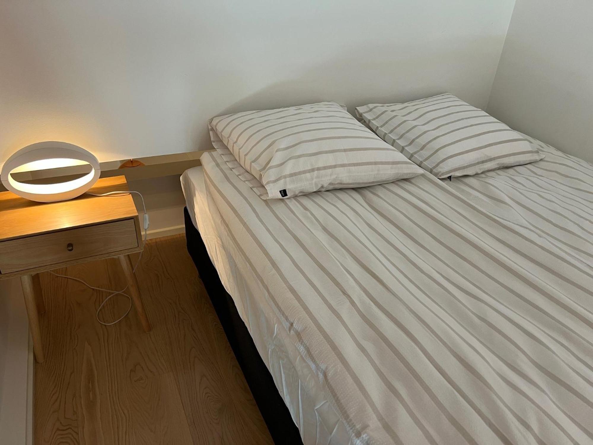 Apartment Exclusive Harbourfront With Private Entrance *