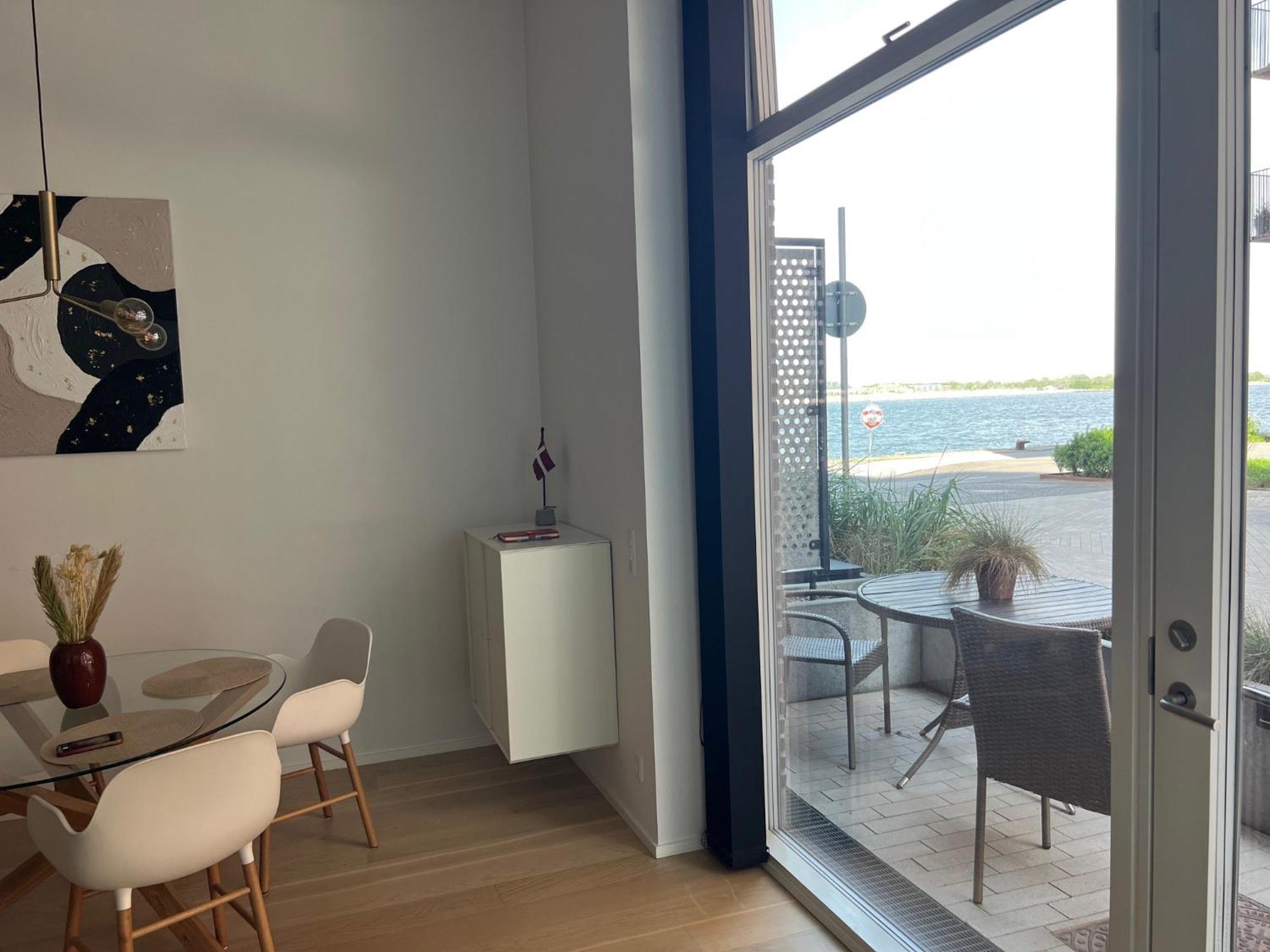 Exclusive Harbourfront With Private Entrance Aalborg