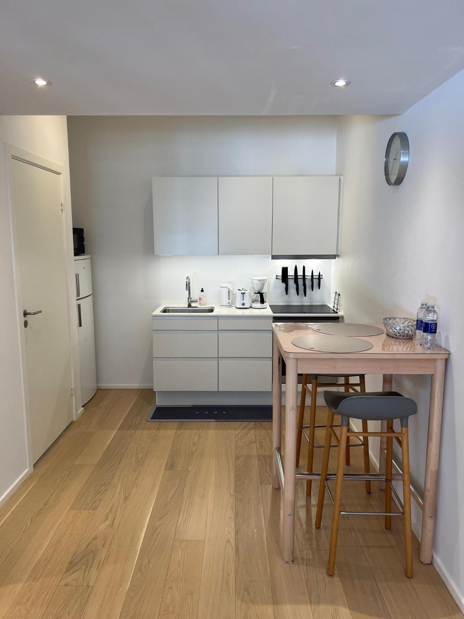 Apartment Exclusive Harbourfront With Private Entrance *