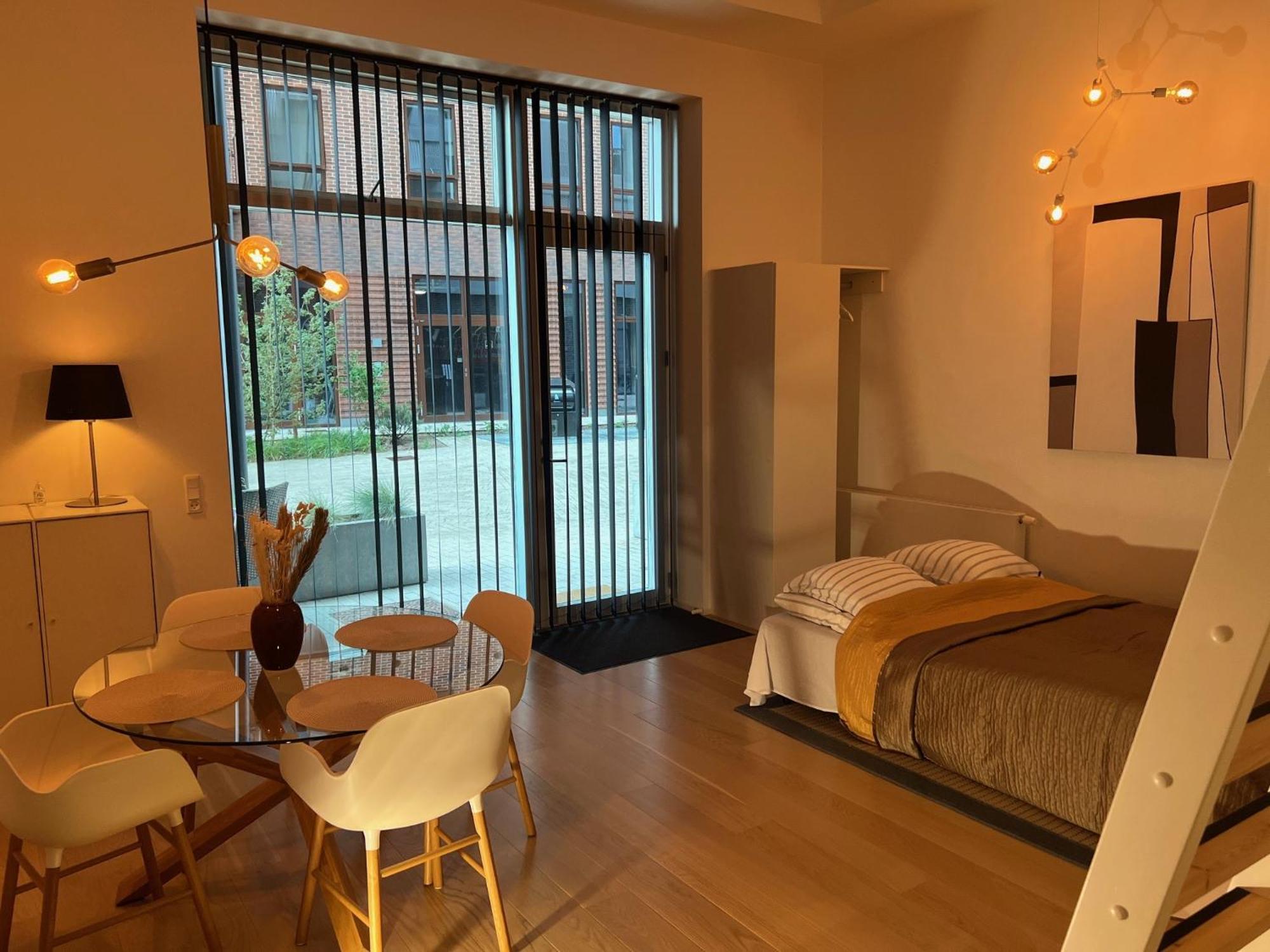 Exclusive Harbourfront With Private Entrance